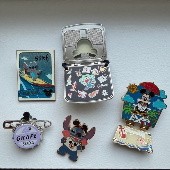 Authentic Disney Trading Pin Bundle - Picture 3 of 4